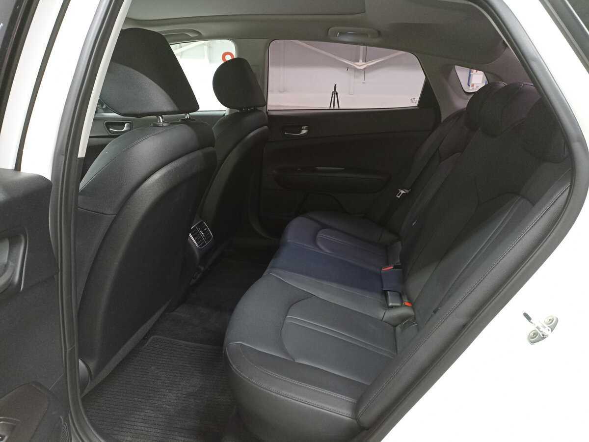 Kia K5 2019 года с пробегом. Фото: #11