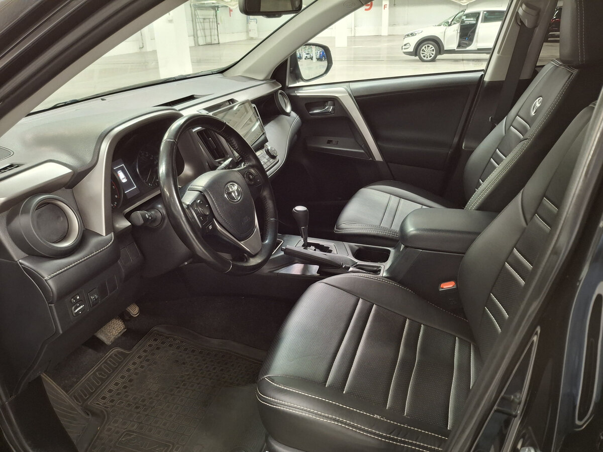 Toyota RAV4 2019 года с пробегом. Фото: #15