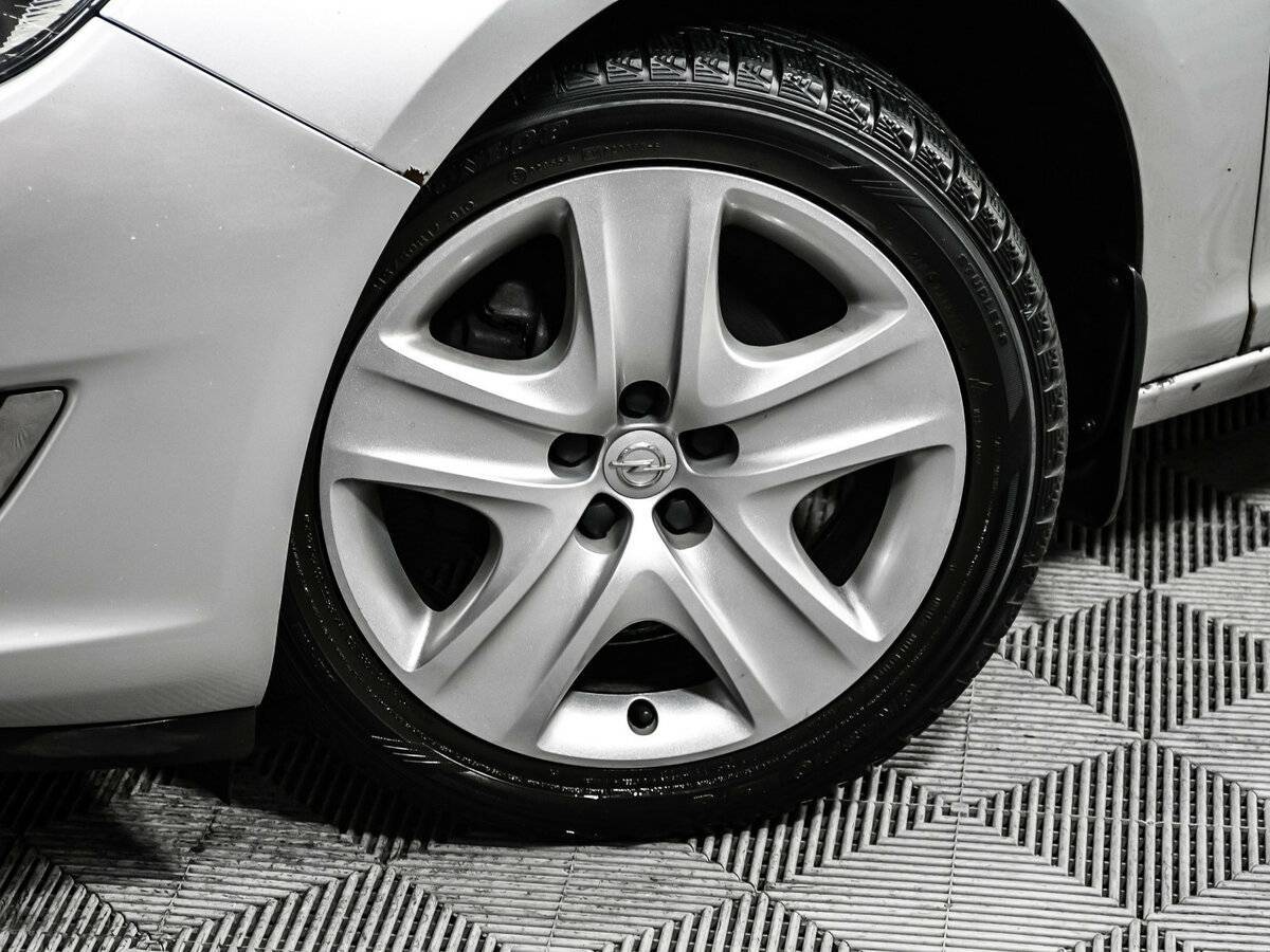 Opel Astra 2013 года с пробегом. Фото: #13