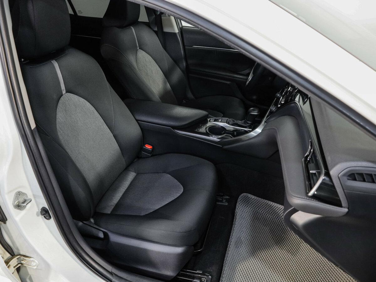 Toyota Camry 2021 года с пробегом. Фото: #15