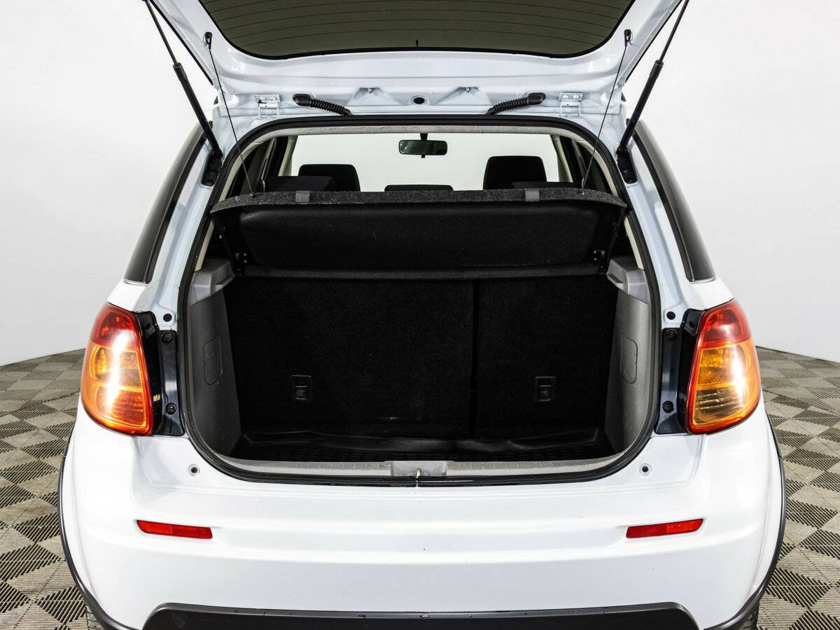 Suzuki SX4 2012 года с пробегом. Фото: #15