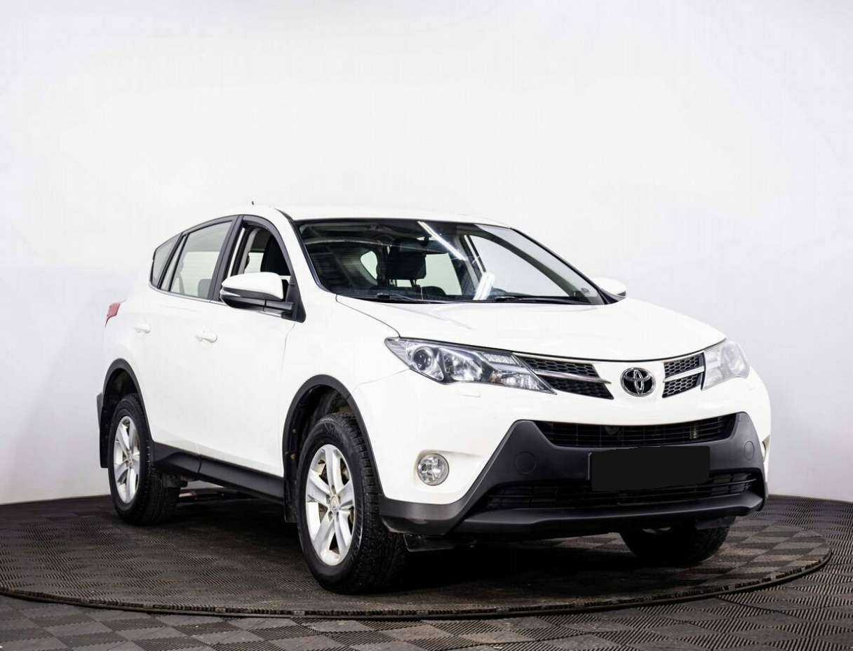 Toyota RAV4 2013 года с пробегом. Фото: #2