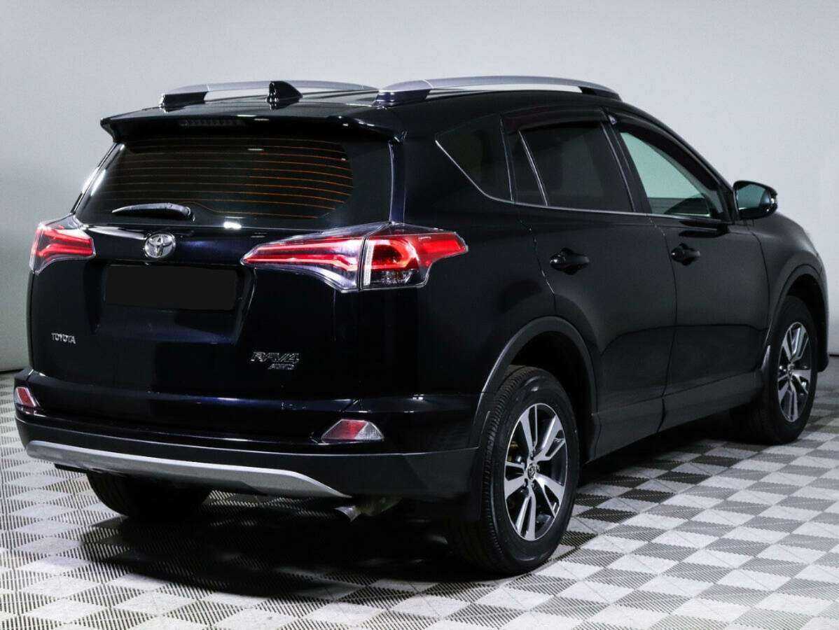 Toyota RAV4 2017 года с пробегом. Фото: #3