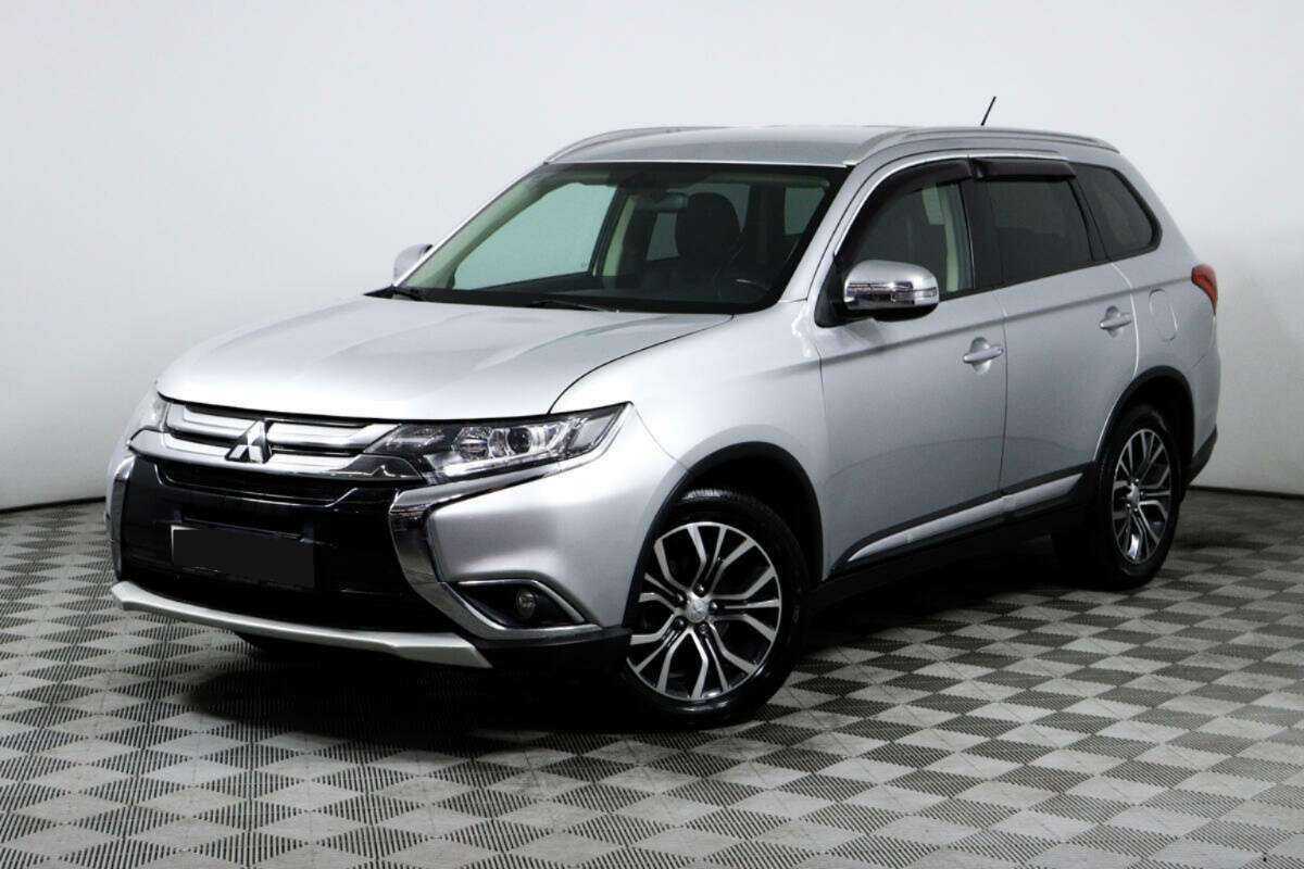 Mitsubishi Outlander 2015 года с пробегом. Посмотреть фото