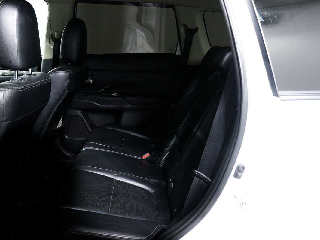 Mitsubishi Outlander 2013 года с пробегом. Фото: #11