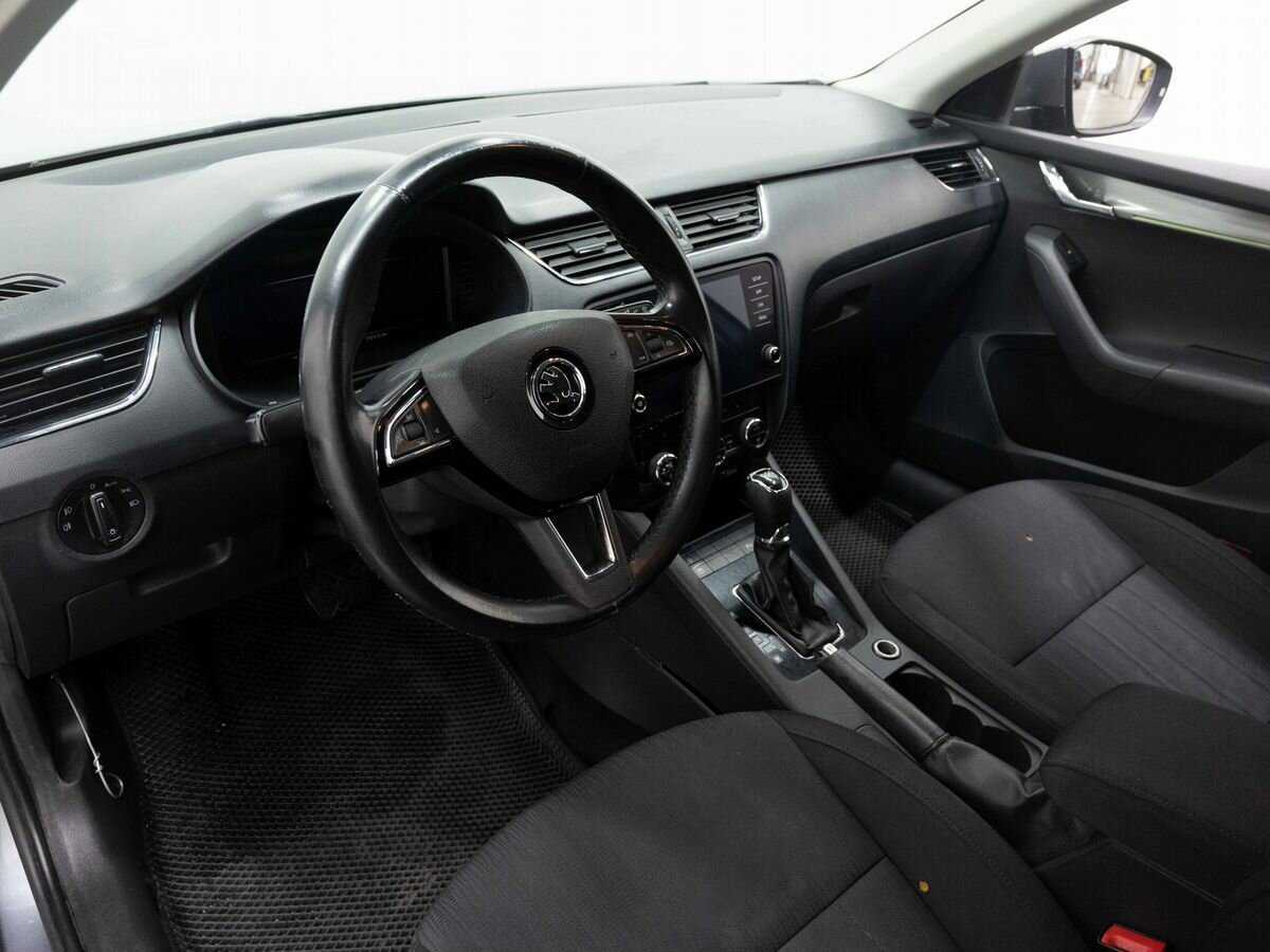 Skoda Octavia 2019 года с пробегом. Фото: #6