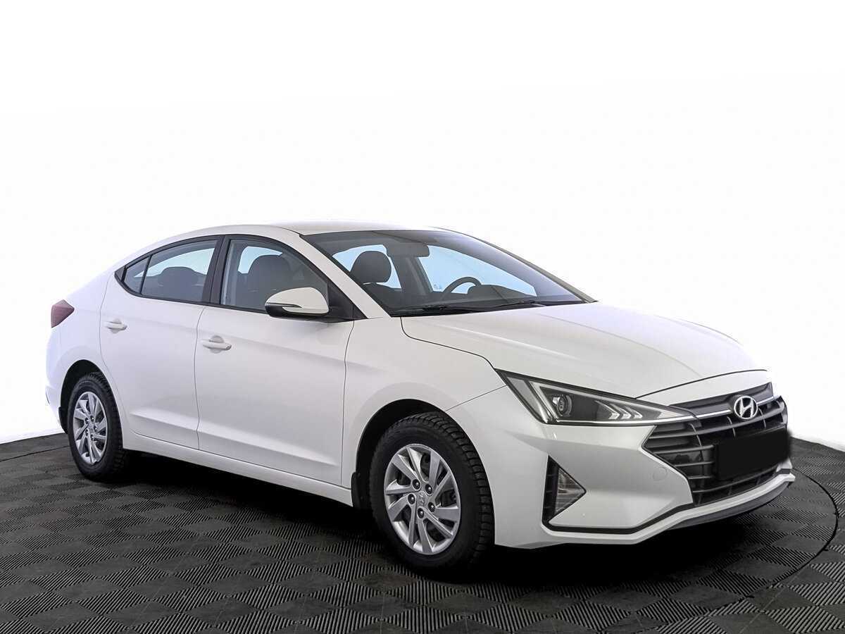 Hyundai Elantra 2019 года с пробегом. Фото: #2