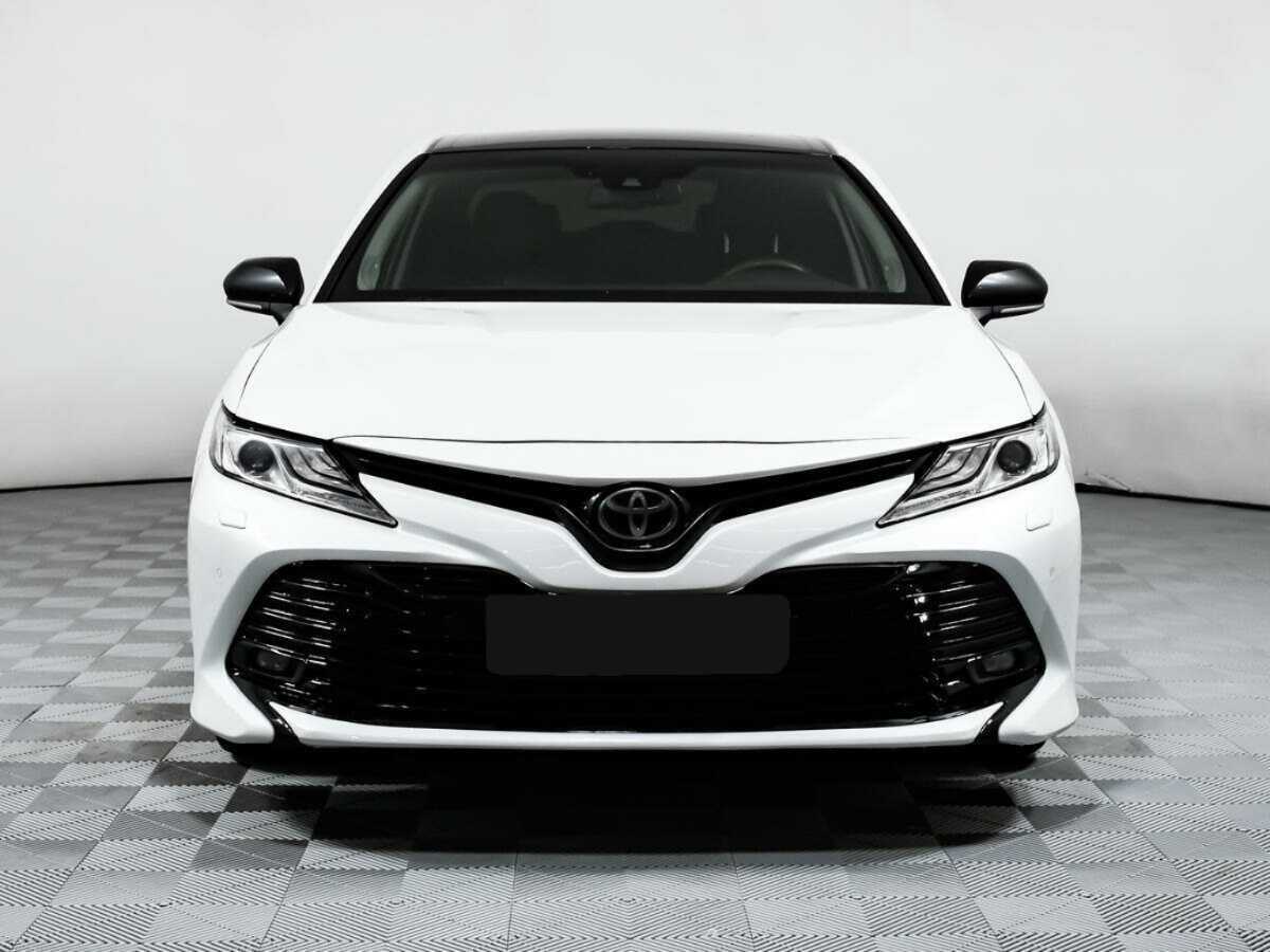 Toyota Camry 2019 года с пробегом. Фото: #1