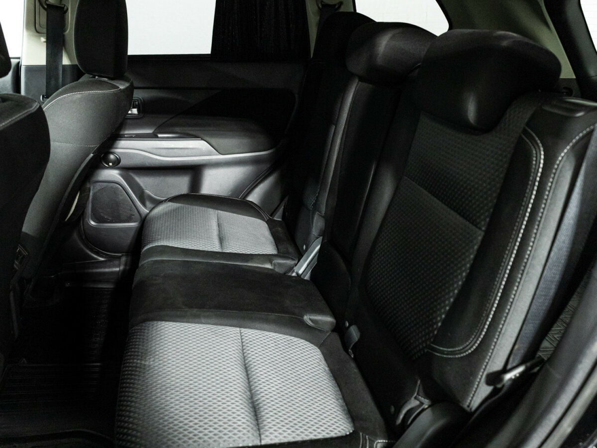 Mitsubishi Outlander 2018 года с пробегом. Фото: #9