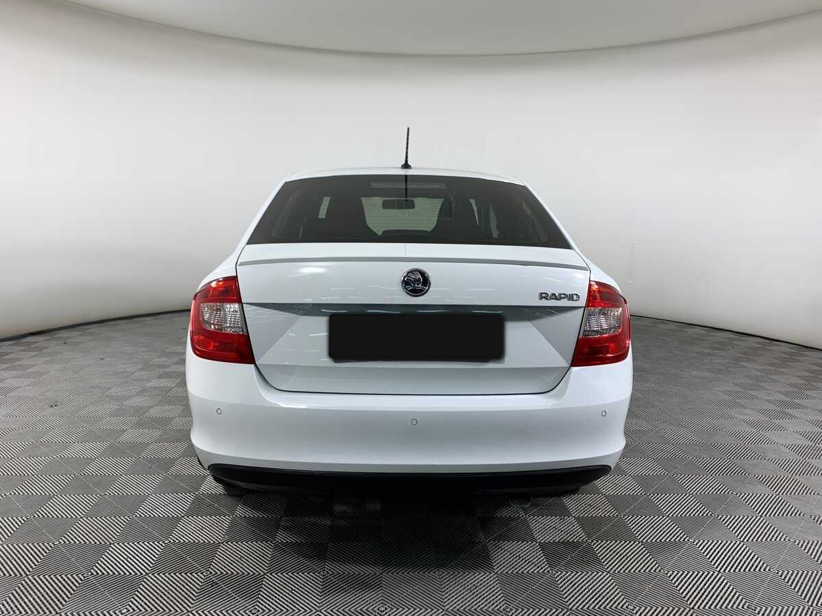 Skoda Rapid 2015 года с пробегом. Фото: #5