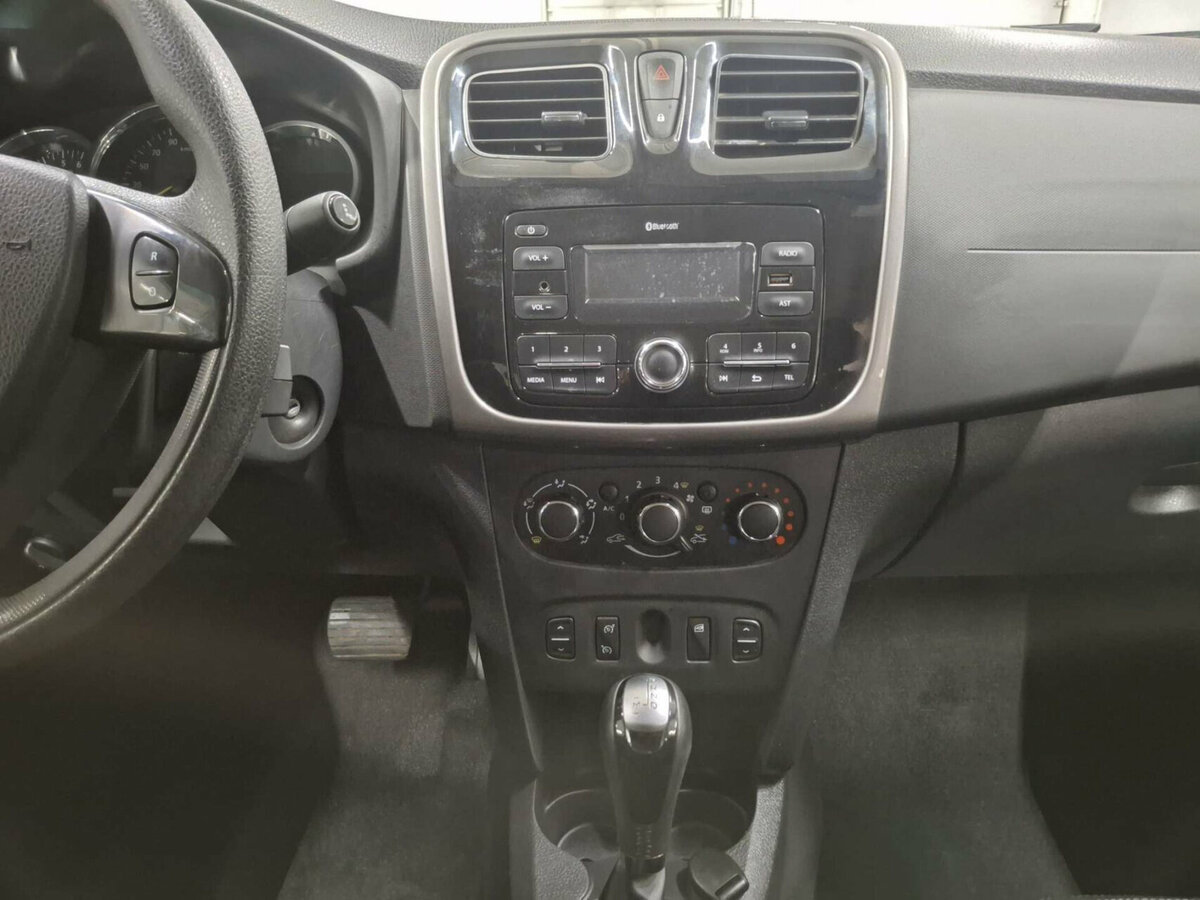 Renault Logan 2017 года с пробегом. Фото: #14