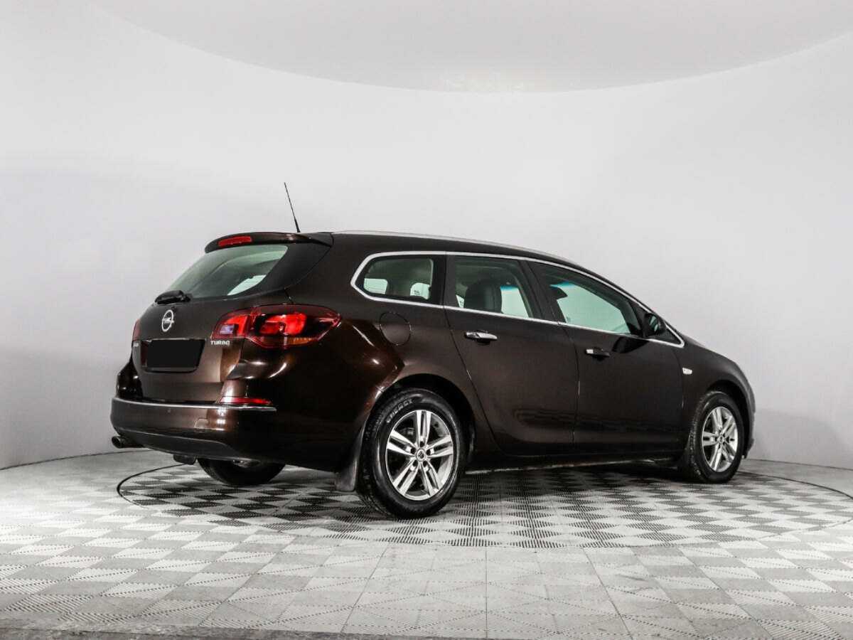 Opel Astra 2013 года с пробегом. Фото: #4