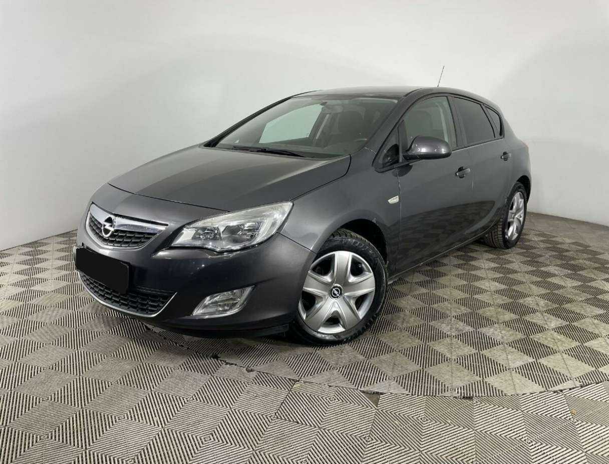 Opel Astra 2012 года с пробегом. Посмотреть фото