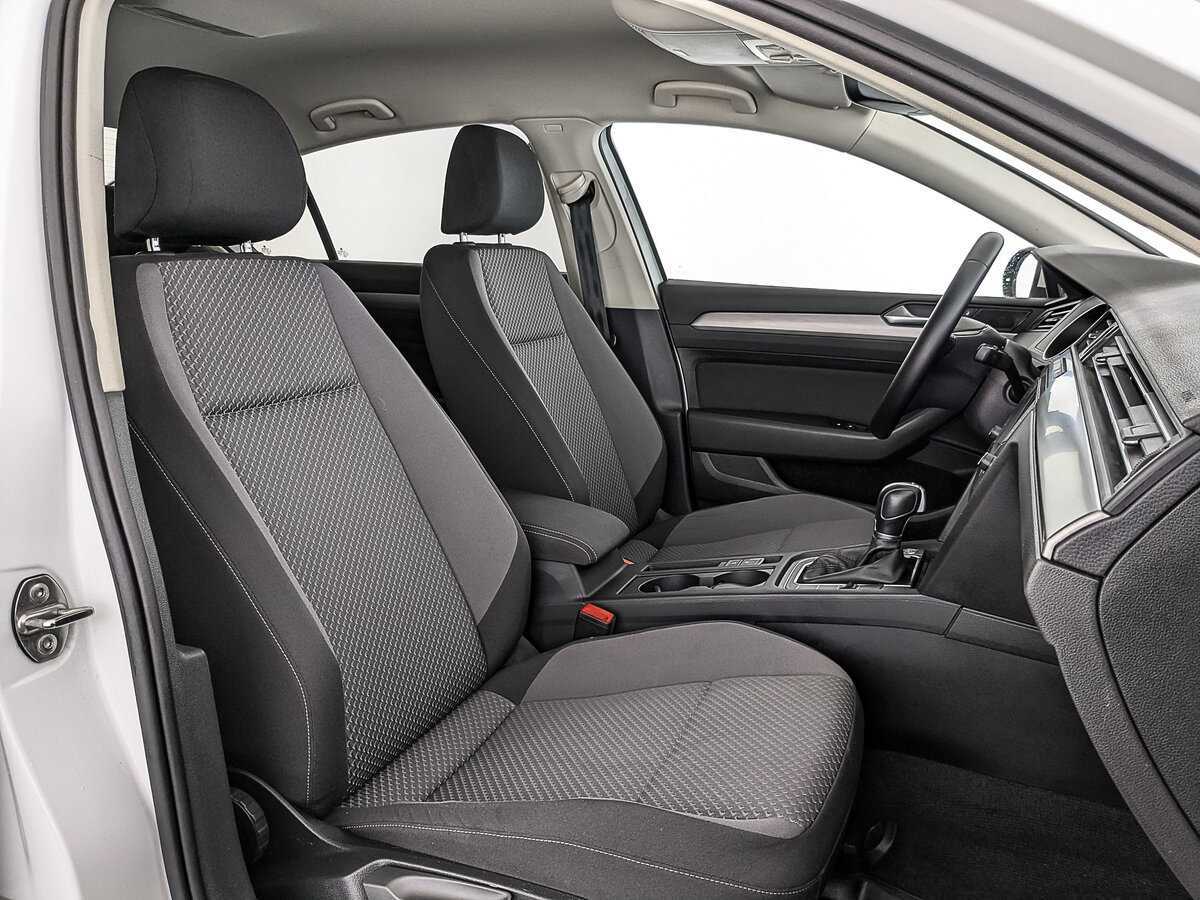 Volkswagen Passat 2017 года с пробегом. Фото: #23