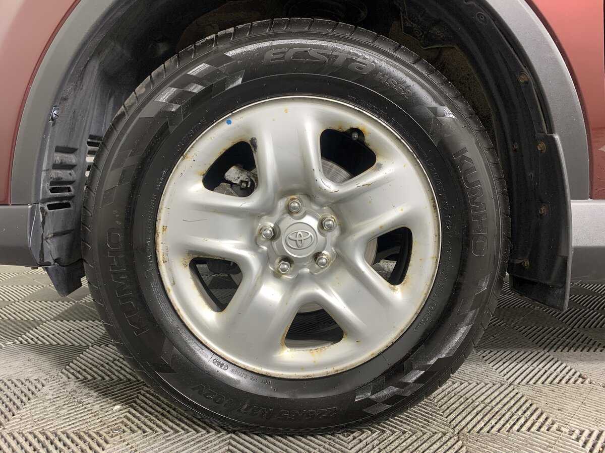 Toyota RAV4 2018 года с пробегом. Фото: #8
