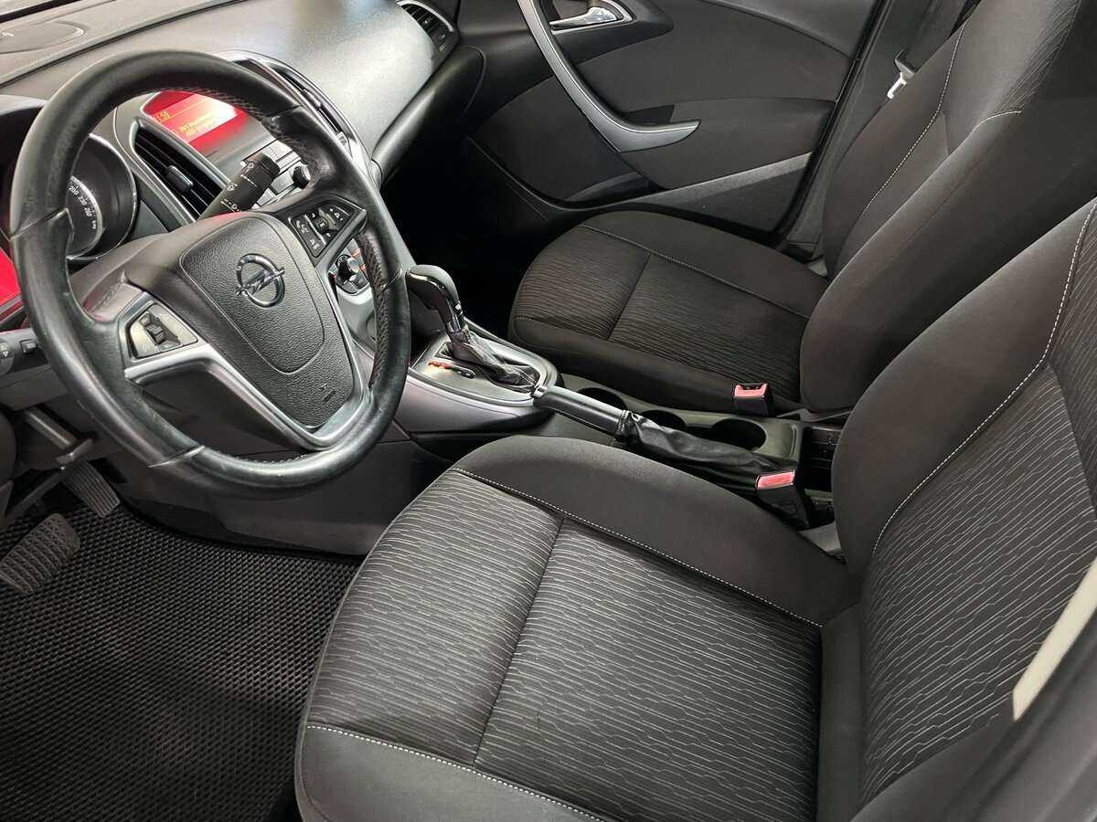 Opel Astra 2013 года с пробегом. Фото: #12