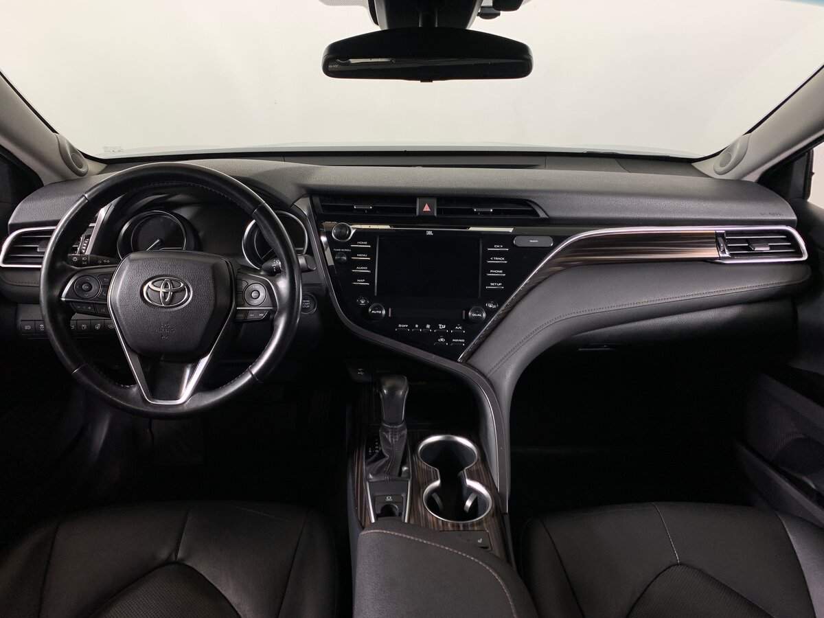 Toyota Camry 2018 года с пробегом. Фото: #11