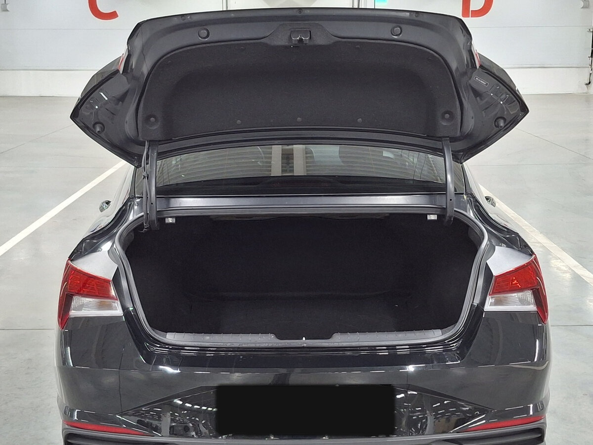 Hyundai Elantra 2020 года с пробегом. Фото: #9