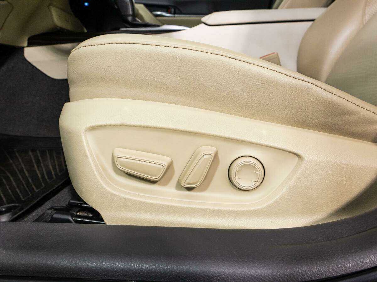 Toyota Camry 2018 года с пробегом. Фото: #16