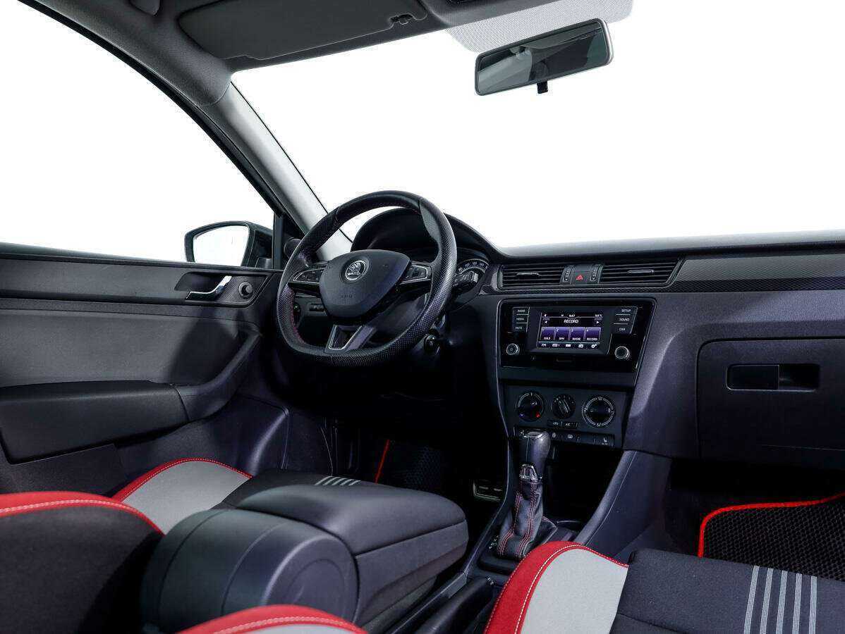 Skoda Rapid 2015 года с пробегом. Фото: #8