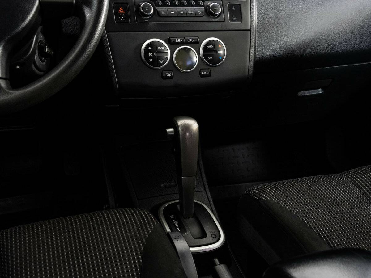 Nissan Tiida 2013 года с пробегом. Фото: #9