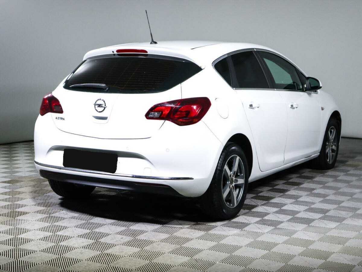 Opel Astra 2013 года с пробегом. Фото: #3