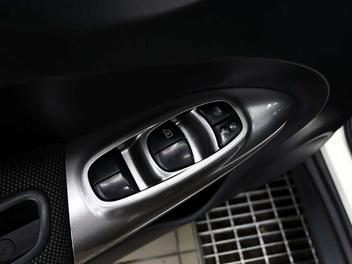 Nissan Juke 2012 года с пробегом. Фото: #13