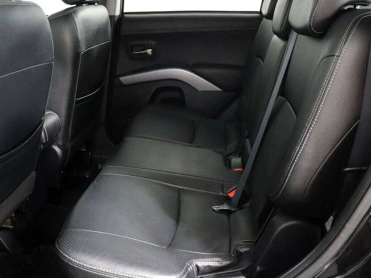 Mitsubishi Outlander 2012 года с пробегом. Фото: #7