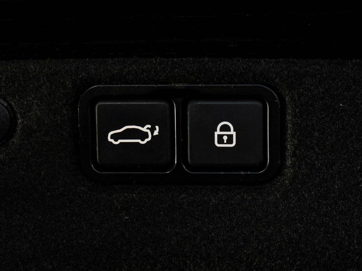 Hyundai Equus 2015 года с пробегом. Фото: #31