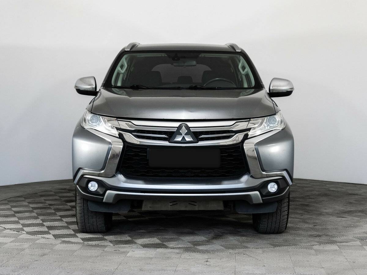 Mitsubishi Pajero Sport 2017 года с пробегом. Фото: #1