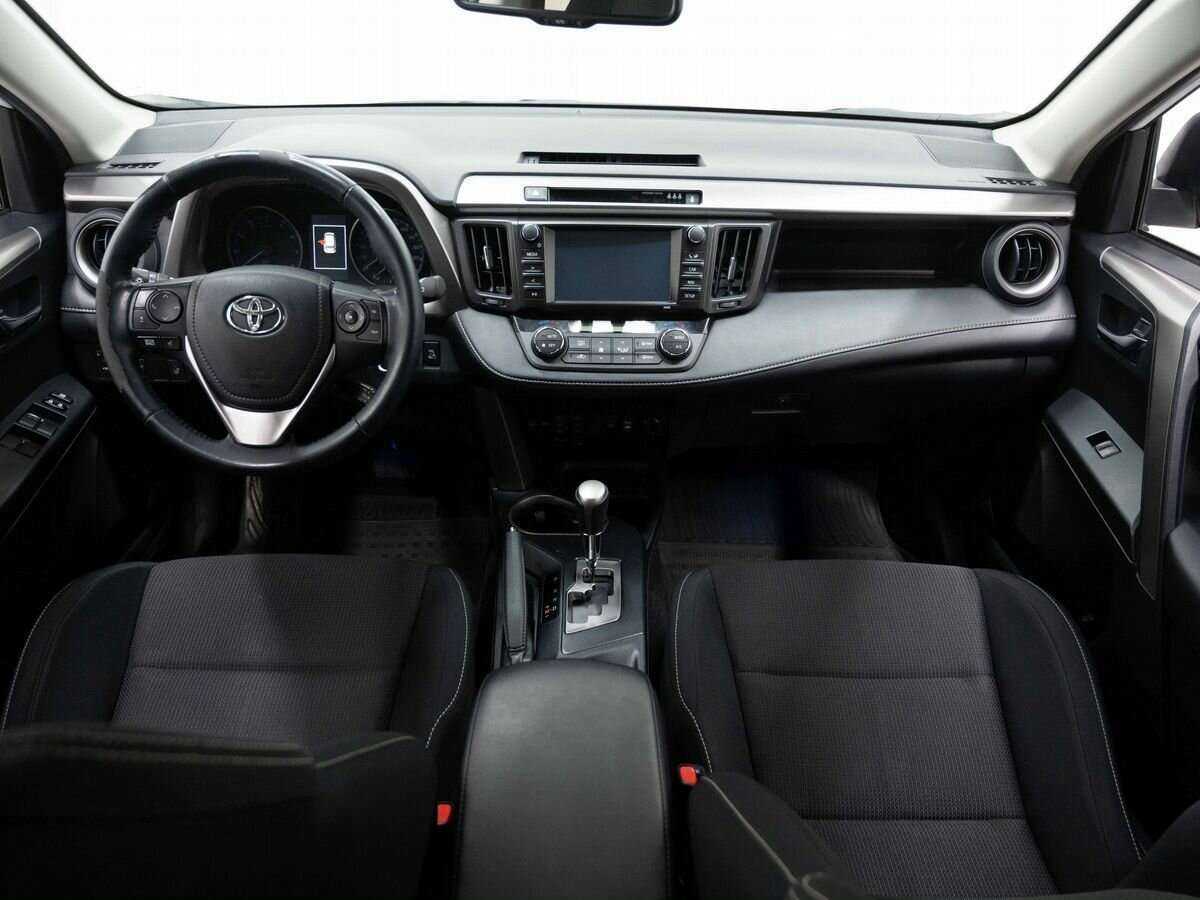 Toyota RAV4 2017 года с пробегом. Фото: #10