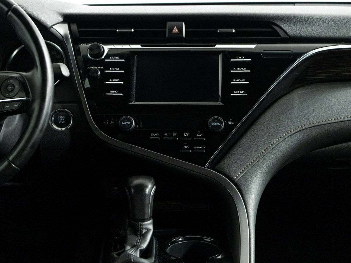 Toyota Camry 2020 года с пробегом. Фото: #13