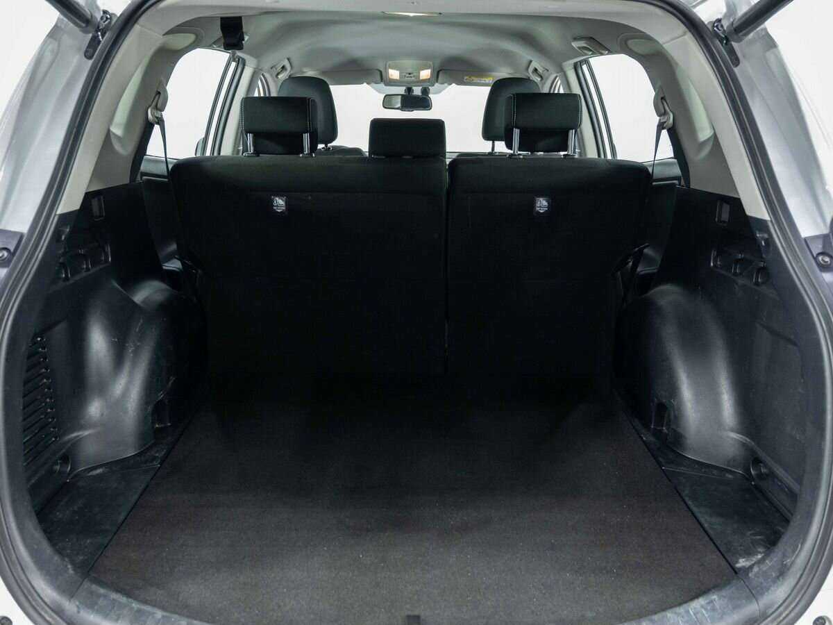 Toyota RAV4 2019 года с пробегом. Фото: #23