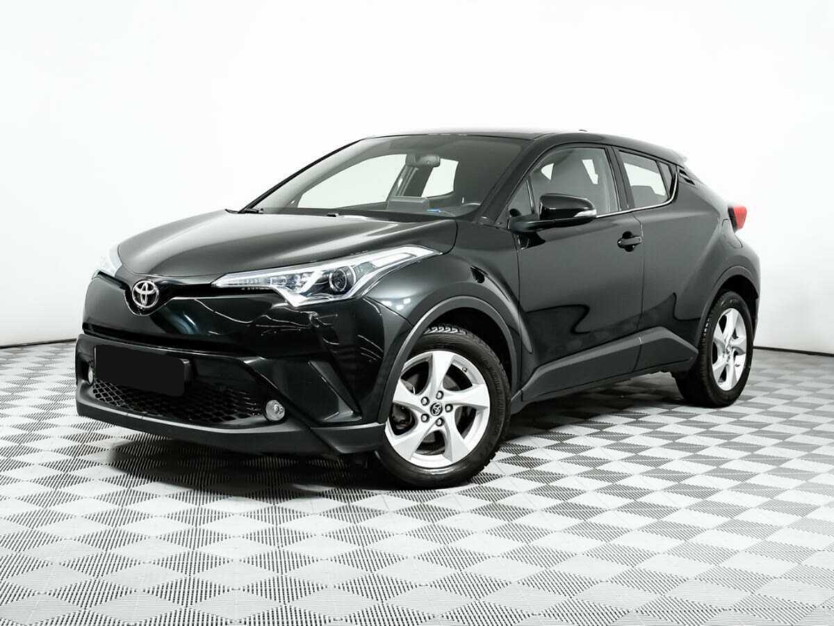 Toyota C-HR 2018 года с пробегом. Посмотреть фото