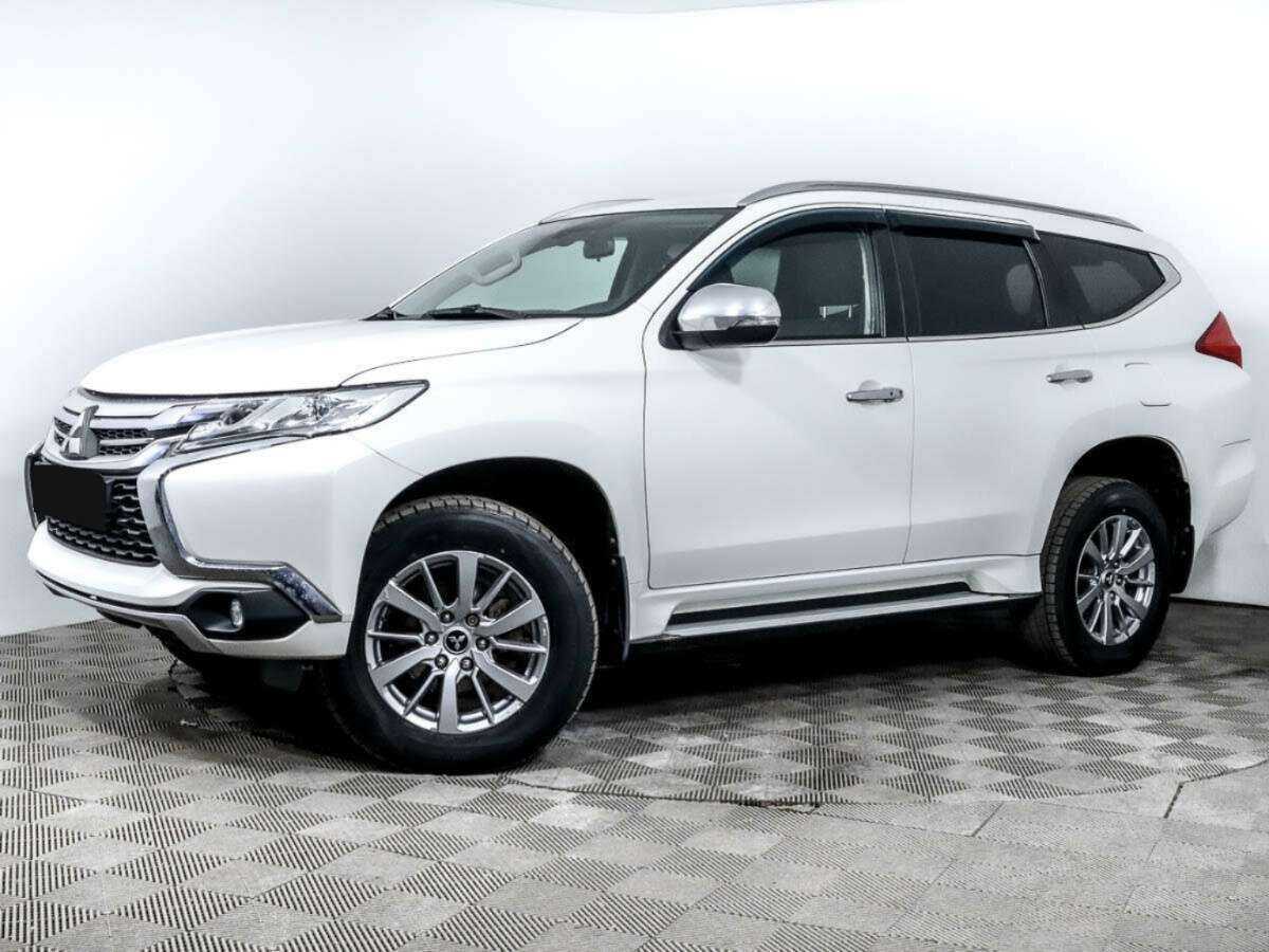 Mitsubishi Pajero Sport 2017 года с пробегом. Посмотреть фото