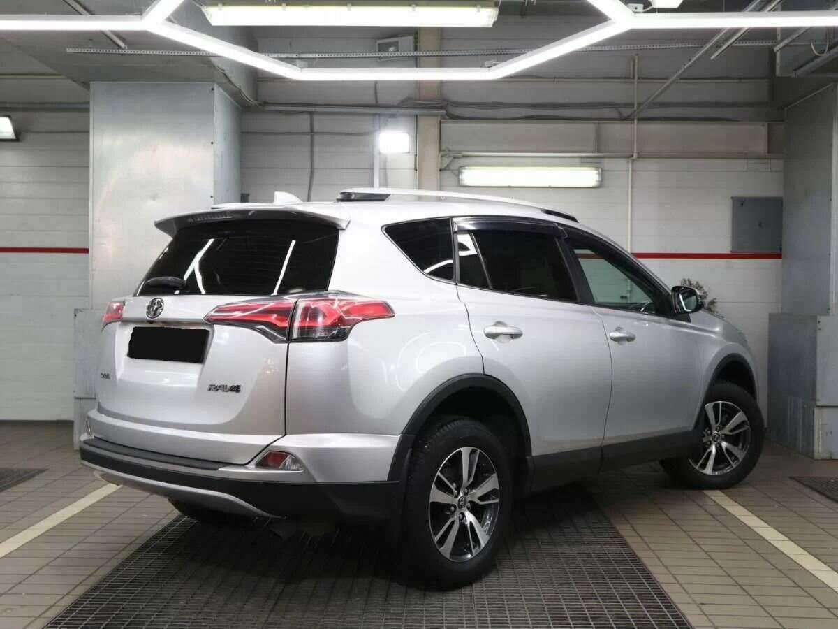 Toyota RAV4 2019 года с пробегом. Фото: #2