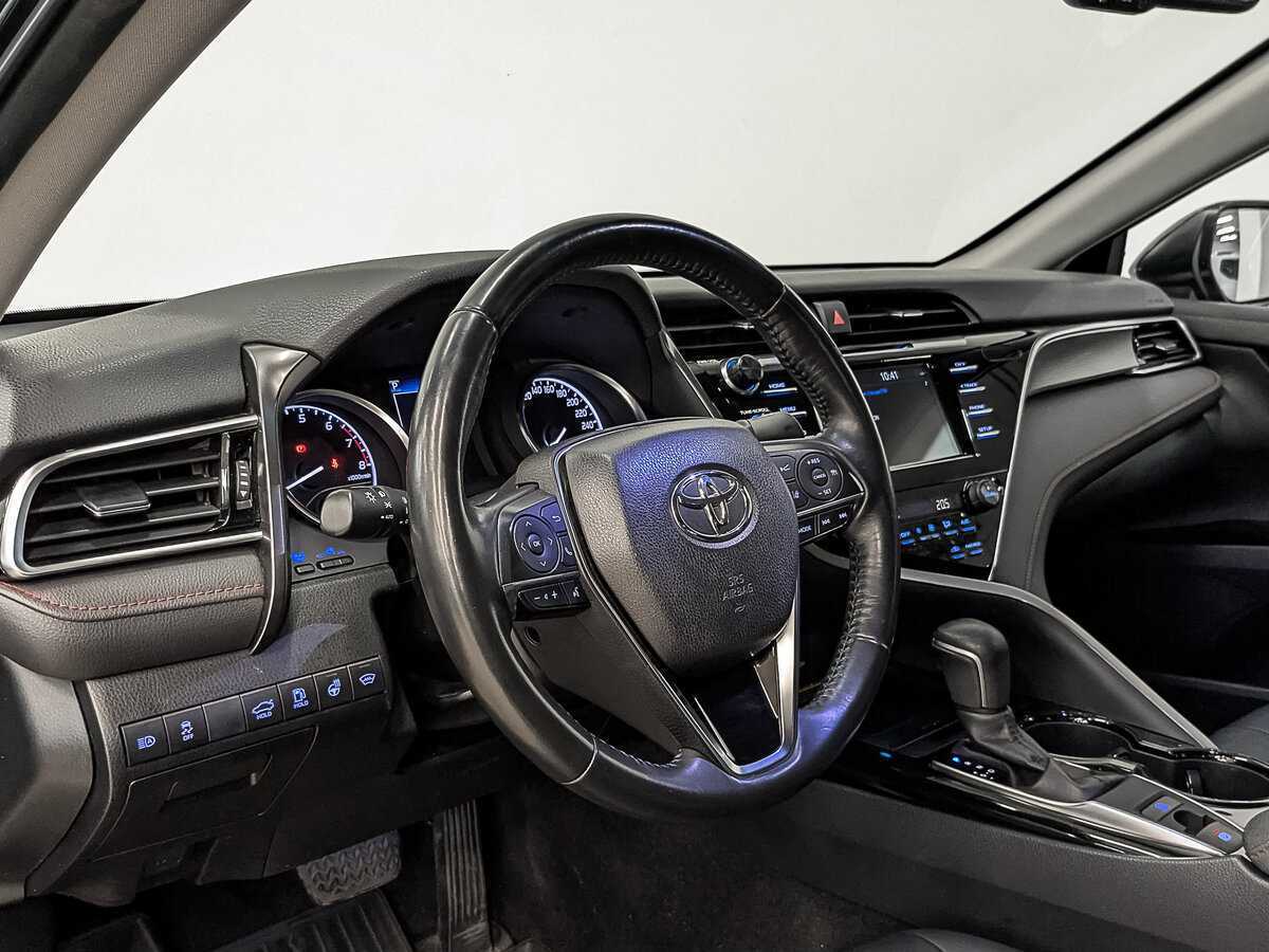 Toyota Camry 2020 года с пробегом. Фото: #14