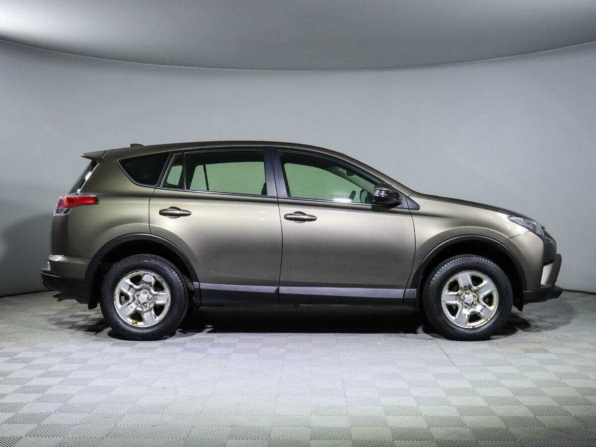 Toyota RAV4 2016 года с пробегом. Фото: #3