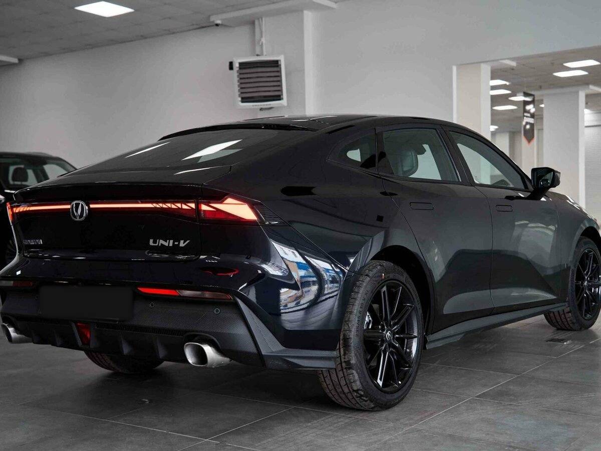 Changan UNI-V 2024 года с пробегом. Фото: #4