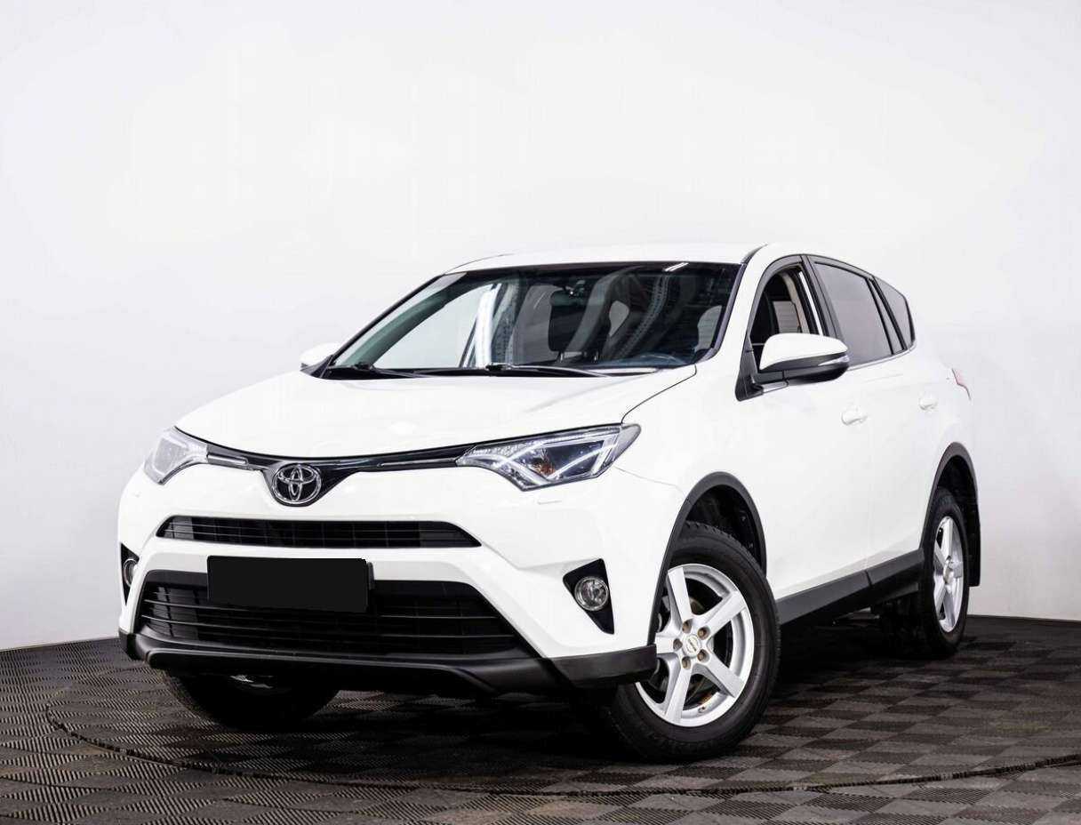 Toyota RAV4 2017 года с пробегом. Посмотреть фото