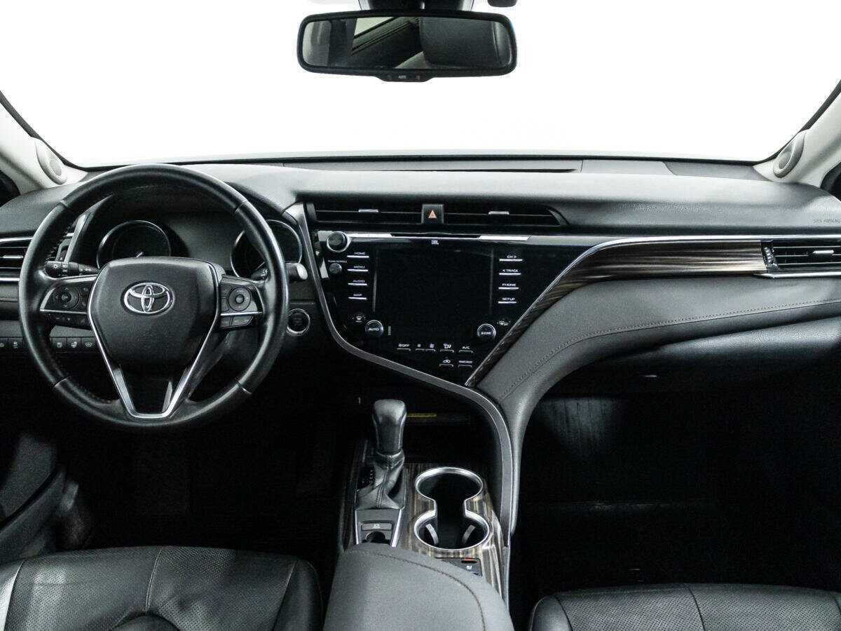 Toyota Camry 2018 года с пробегом. Фото: #12