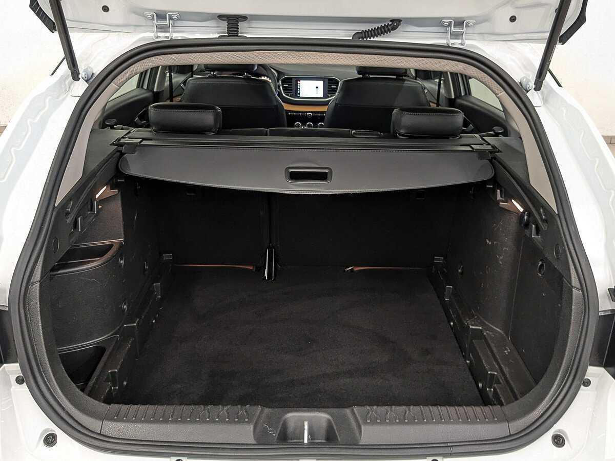 Lada (ВАЗ) Vesta 2024 года с пробегом. Фото: #9