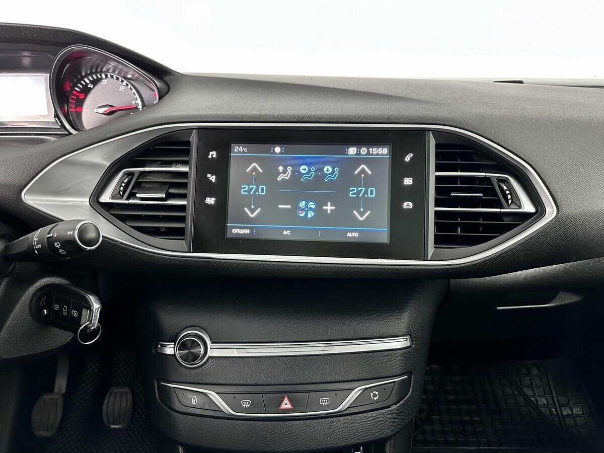 Peugeot 308 2018 года с пробегом. Фото: #10