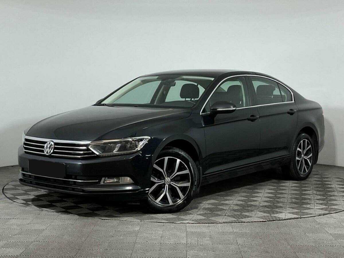 Volkswagen Passat 2018 года с пробегом. Посмотреть фото