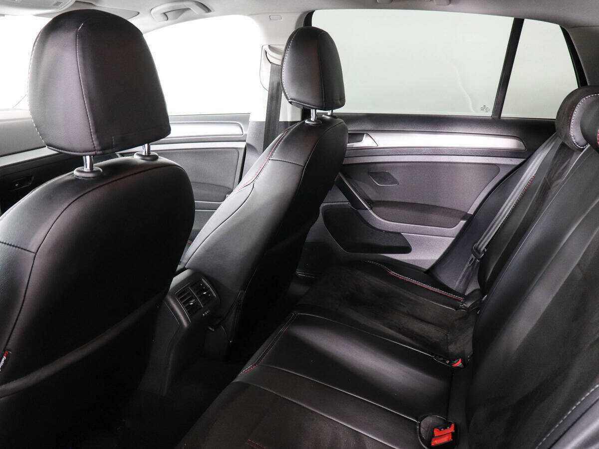 Volkswagen Golf 2013 года с пробегом. Фото: #9