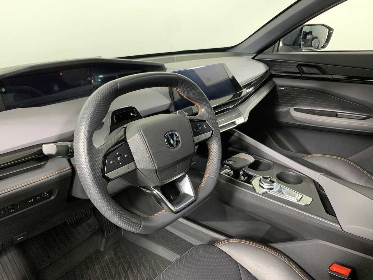 Changan UNI-V 2023 года с пробегом. Фото: #11