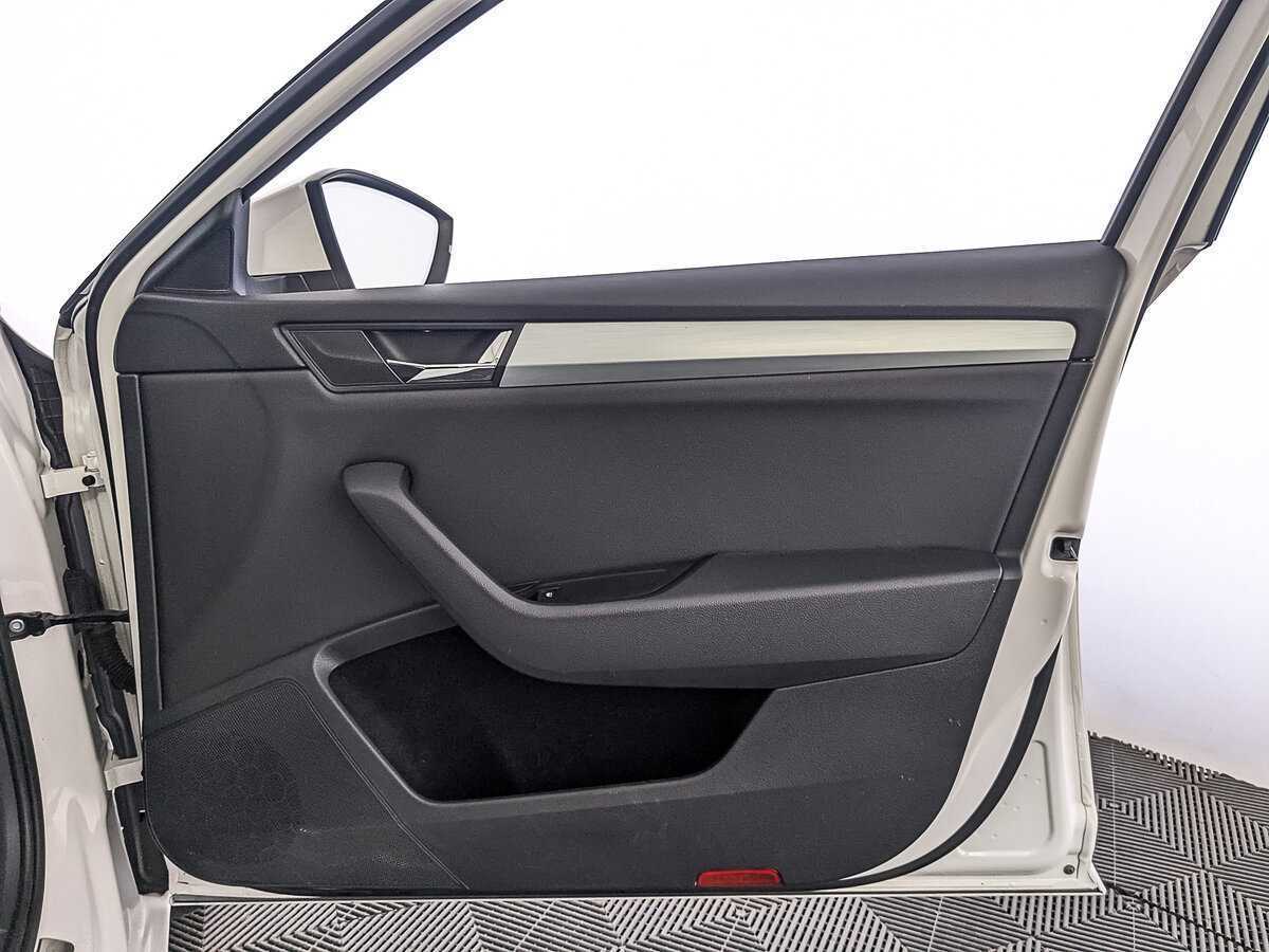 Skoda Superb 2017 года с пробегом. Фото: #24