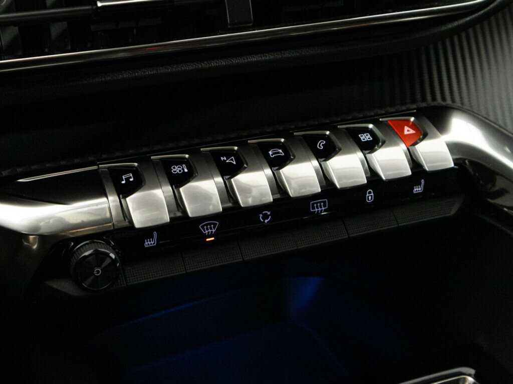 Peugeot 3008 2021 года с пробегом. Фото: #16