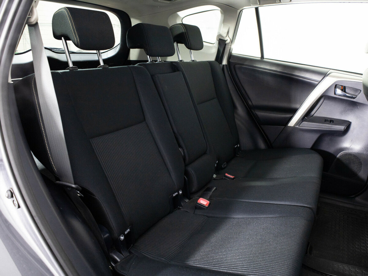 Toyota RAV4 2013 года с пробегом. Фото: #12