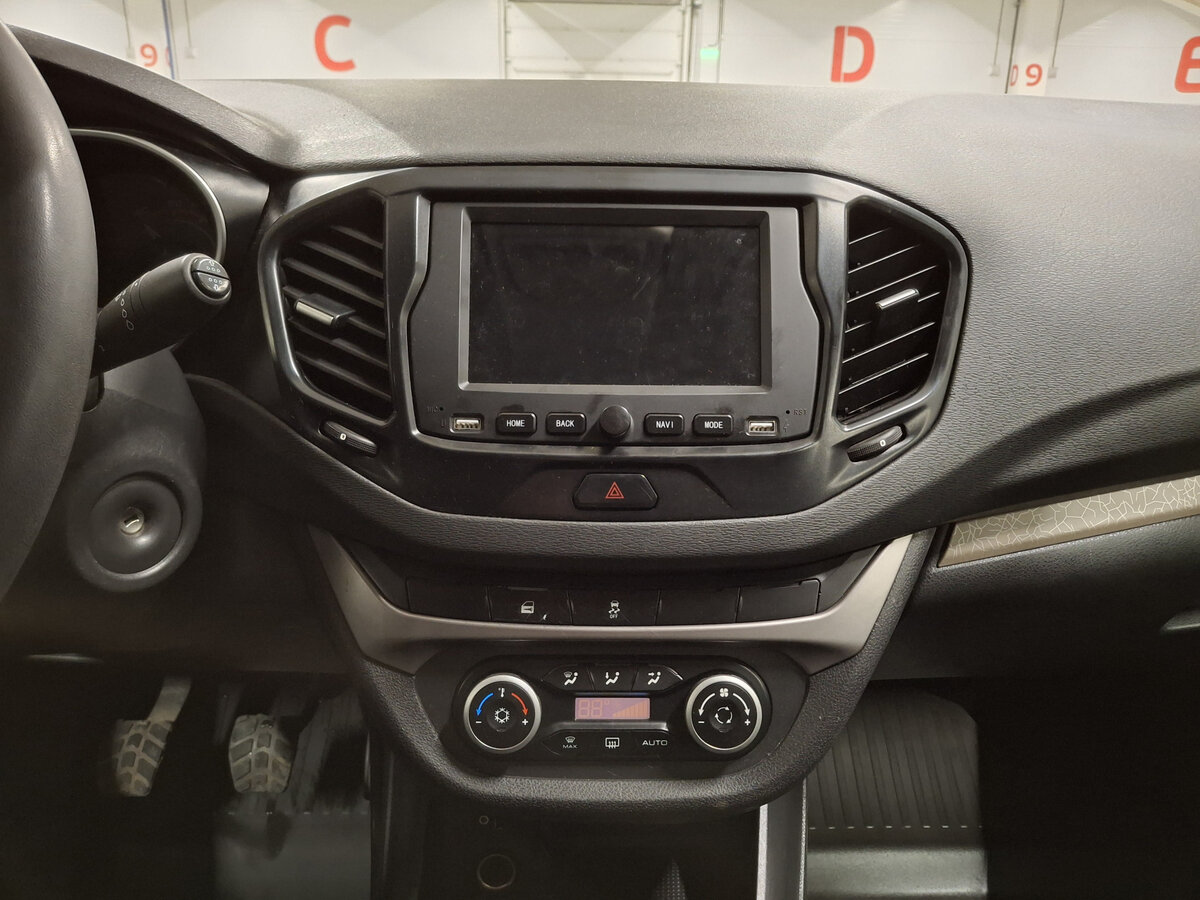 Lada (ВАЗ) Vesta 2017 года с пробегом. Фото: #14